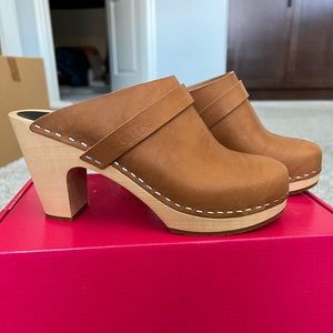 Swedish Hasbeens Slip-In Classic Clogs - Nature